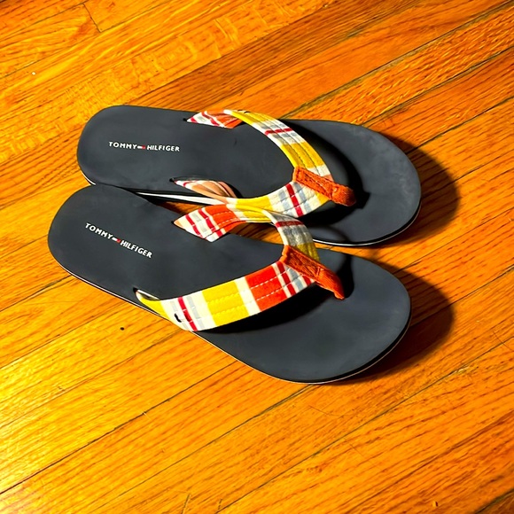 Tommy Hilfiger flip flops - Picture 2 of 5